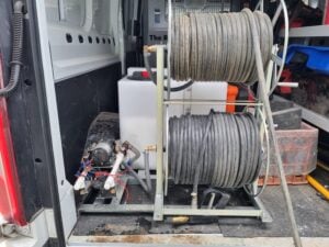 Twin 100-metre hoses